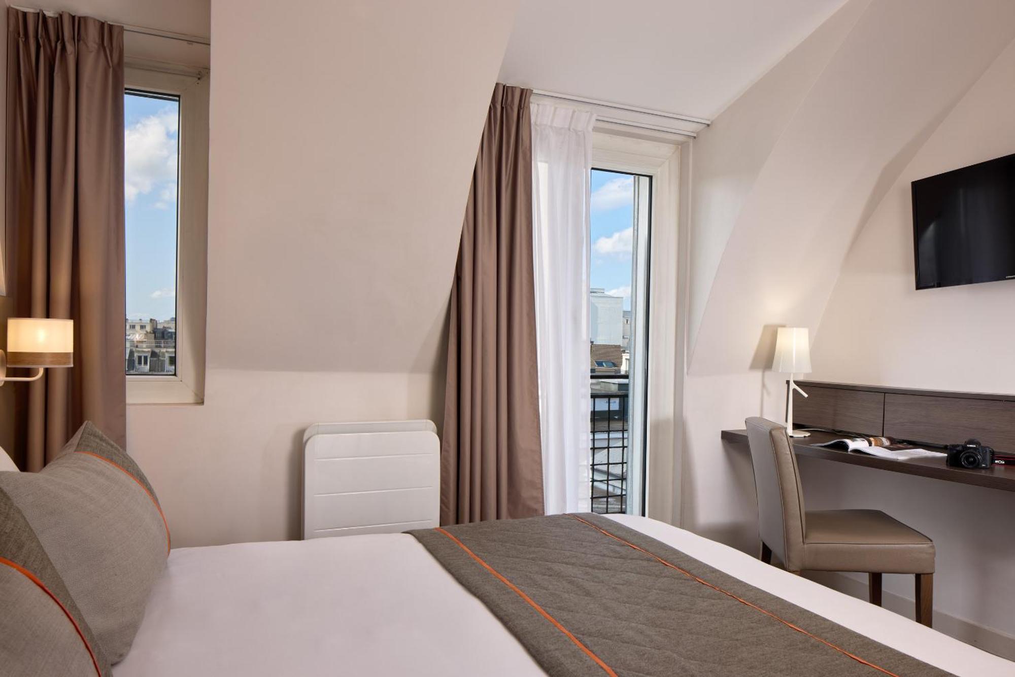 Hotel Timhotel Tour Eiffel 3*